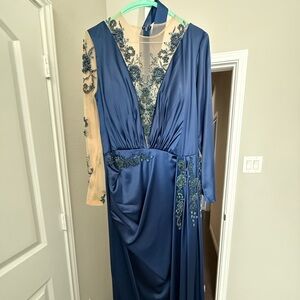 Elegant Blue Evening Gown with Lace Details